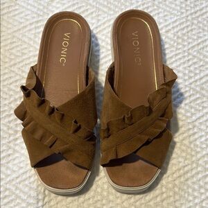 Vionic Brown Mules Versatile slides sandals